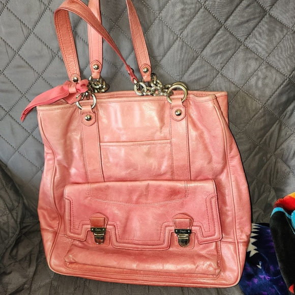 COACH GUC XL POPPY SALMON LEATHER NORTH/SOUTH TOTE BAG - Picture 3 of 14